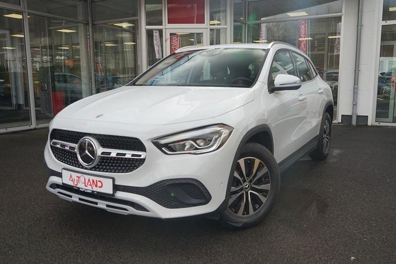 Gebraucht Mercedes GLA200 Style 163 PS (119 kW) 2022 Weiß SUV