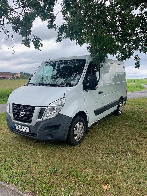 Weiß Gebraucht 2016 Nissan NV400 Van | 10.900 € - Bild 1/4