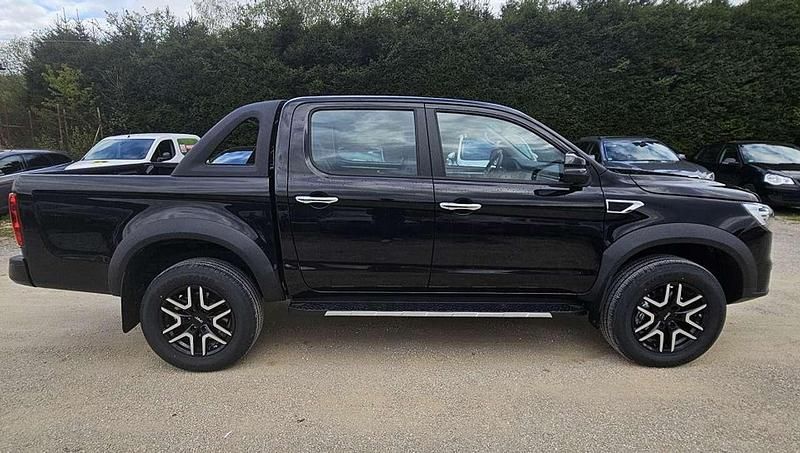 Neu JAC JS8 204 PS (150 kW) 2025 Schwarz SUV