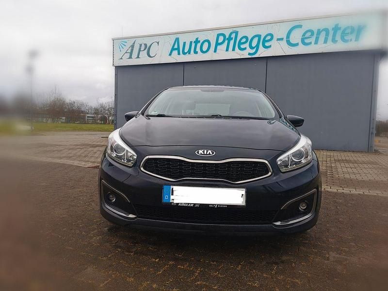 Gebraucht Kia Ceed 136 PS (100 kW) 2016 Schwarz Kleinwagen