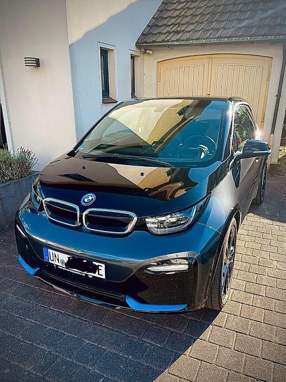 Grau Gebraucht 2020 BMW i3 Comfort Edition Kleinwagen | 18.150 € (Fairer Preis) - Bild 1/3
