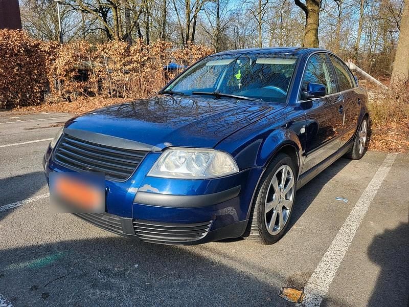 Gebraucht VW Passat 106 PS (77 kW) 2002 Blau Limousine