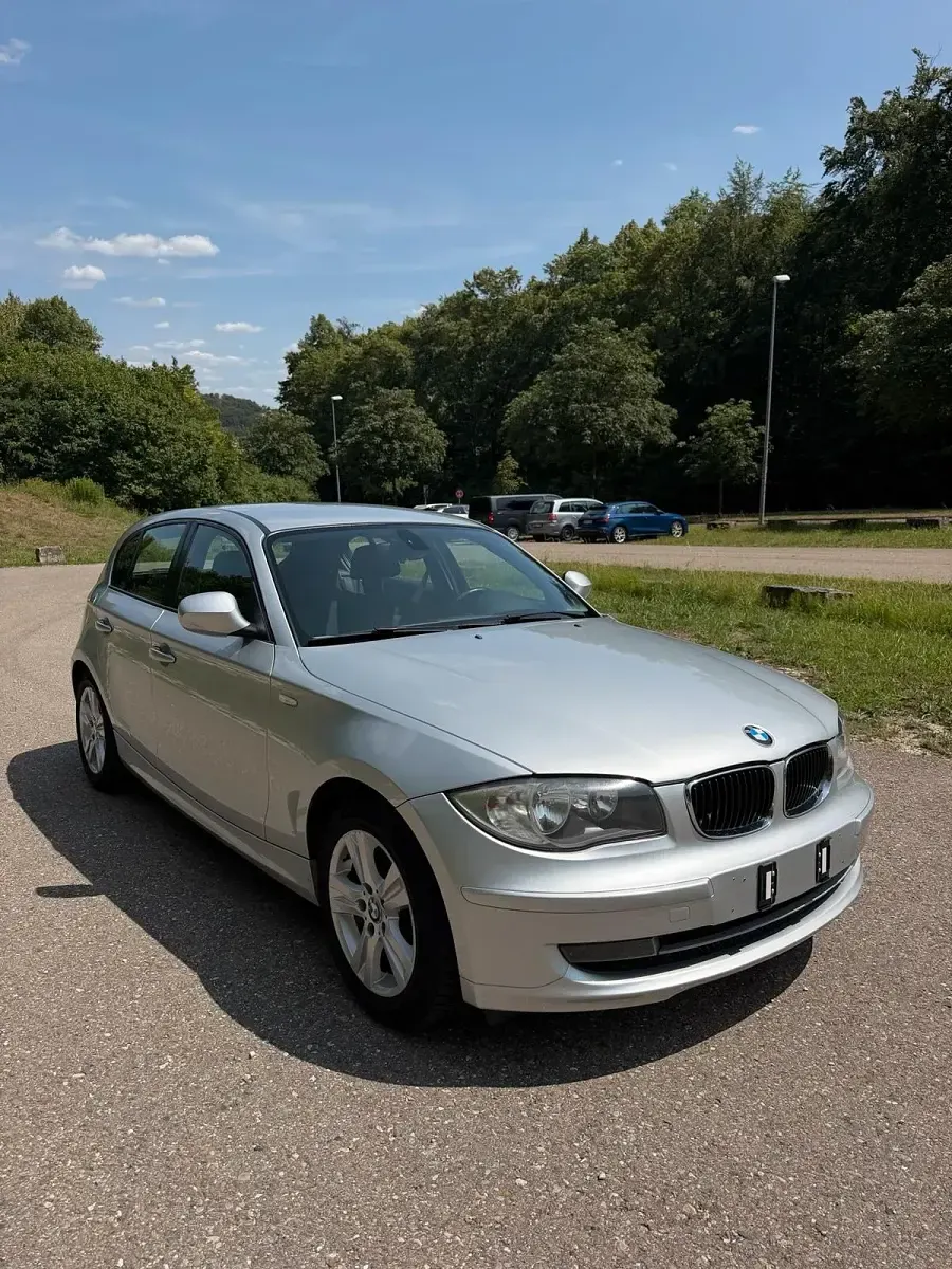 Gebraucht BMW 118 Advantage 143 PS (105 kW) 2011 Grau Kleinwagen