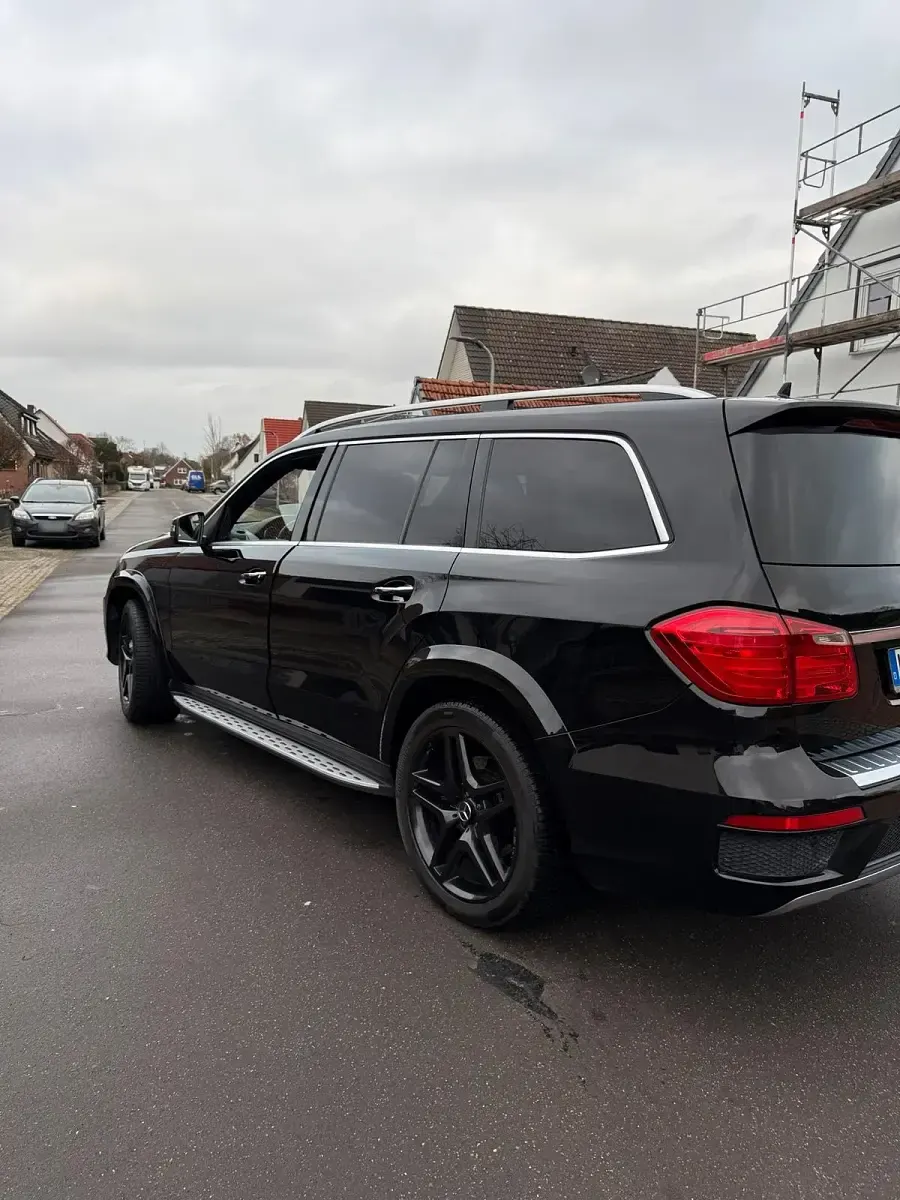 Gebraucht Mercedes GL350 AMG 258 PS (189 kW) 2012 Schwarz SUV