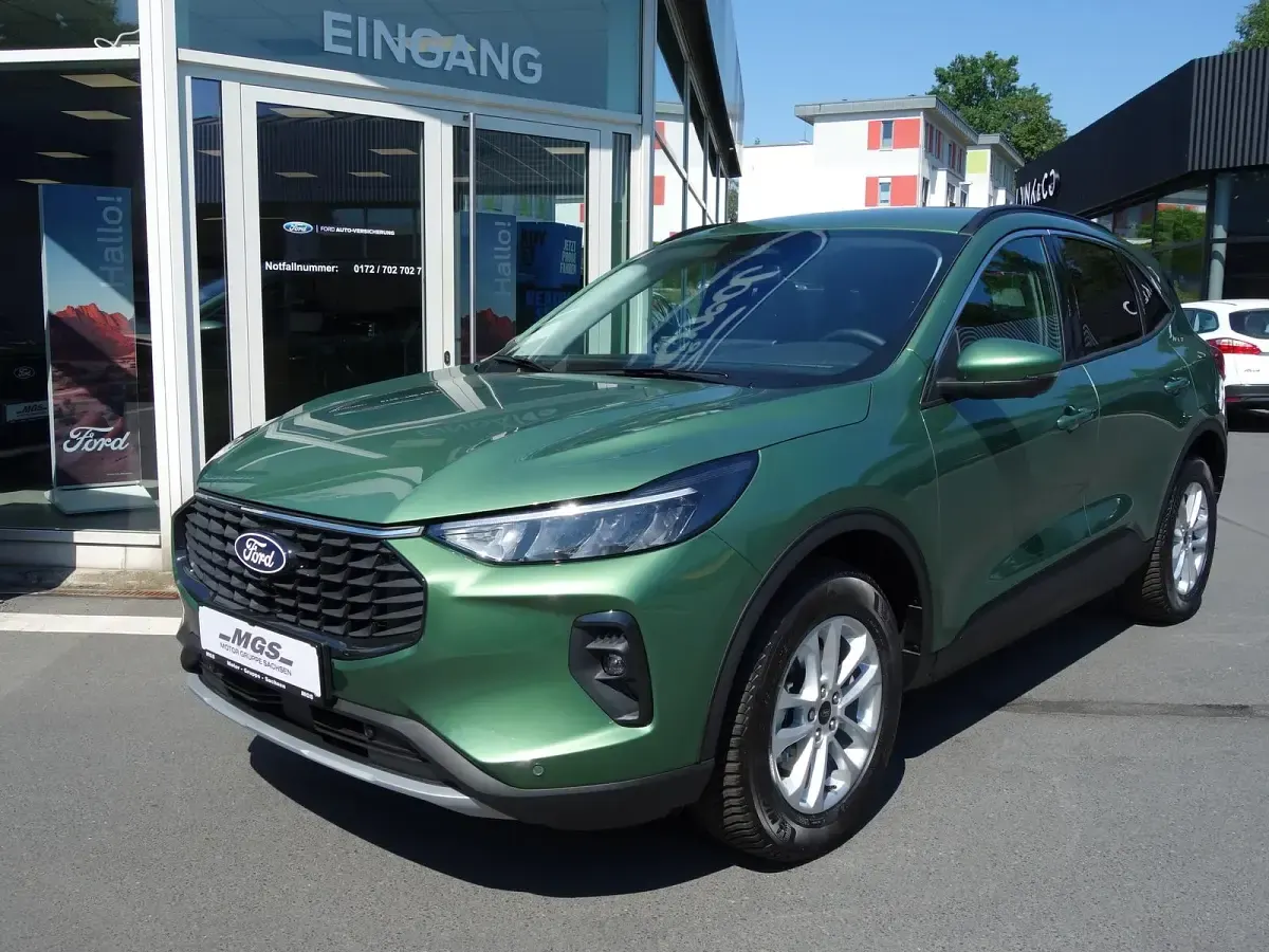 Neu Ford Kuga Titanium 190 PS (139 kW) 2026 Bursting green SUV