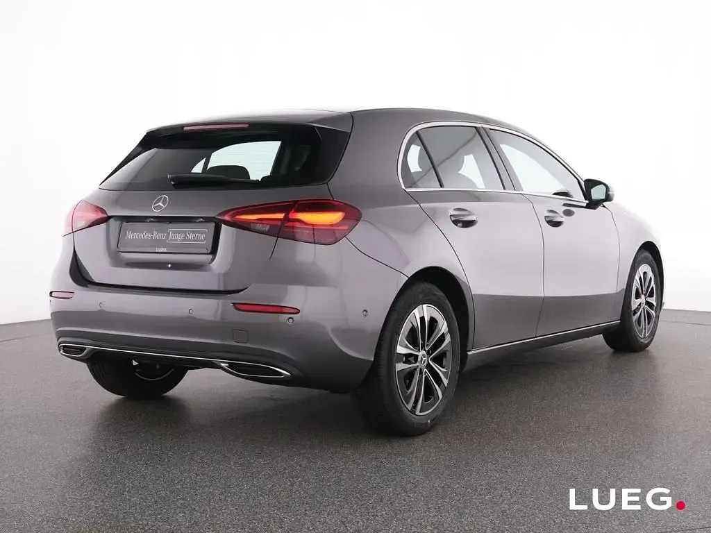 Gebraucht Mercedes A200 Progressive 163 PS (119 kW) 2025 Grau Limousine