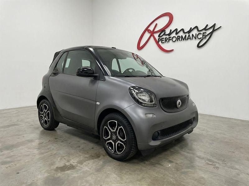 Gebraucht Smart ForTwo Cabrio Basis 71 PS (52 kW) 2016 Schwarz Cabrio