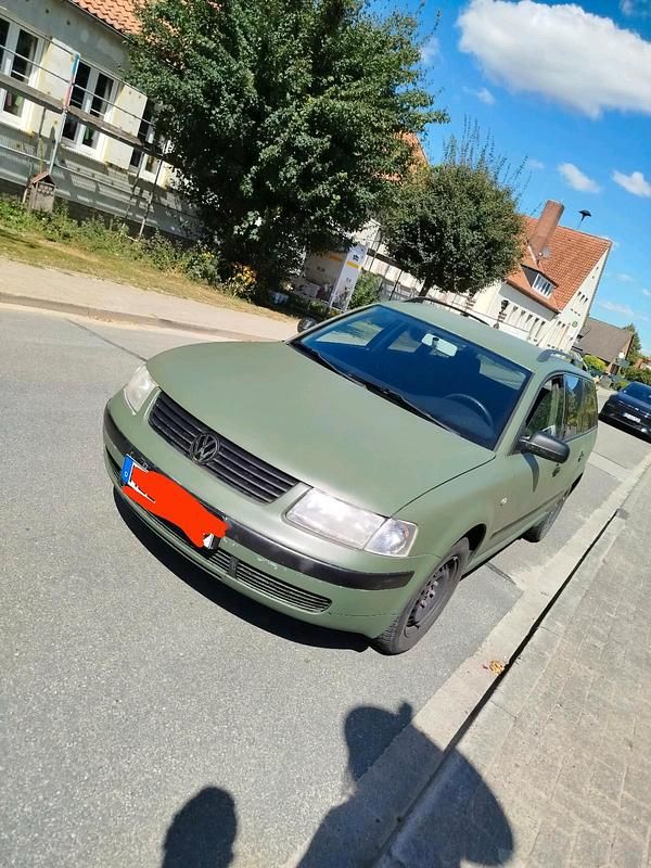 Grün Gebraucht 1999 VW Passat Kombi | 650 € (Superpreis) - Bild 1/1