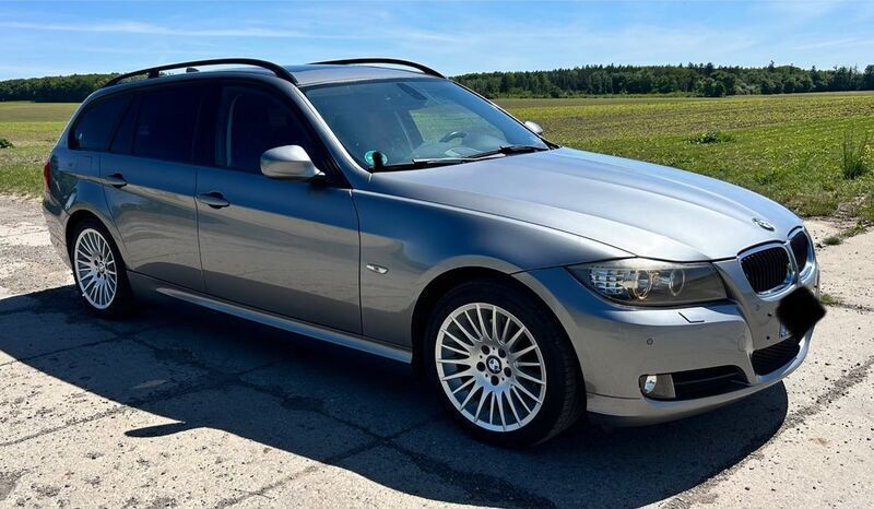 Grau Gebraucht 2009 BMW 320 Kombi | 5.690 € (Fairer Preis) - Bild 1/4