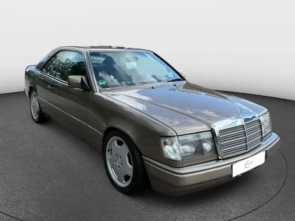Gebraucht Mercedes 300 179 PS (131 kW) 1990 Braun Coupé