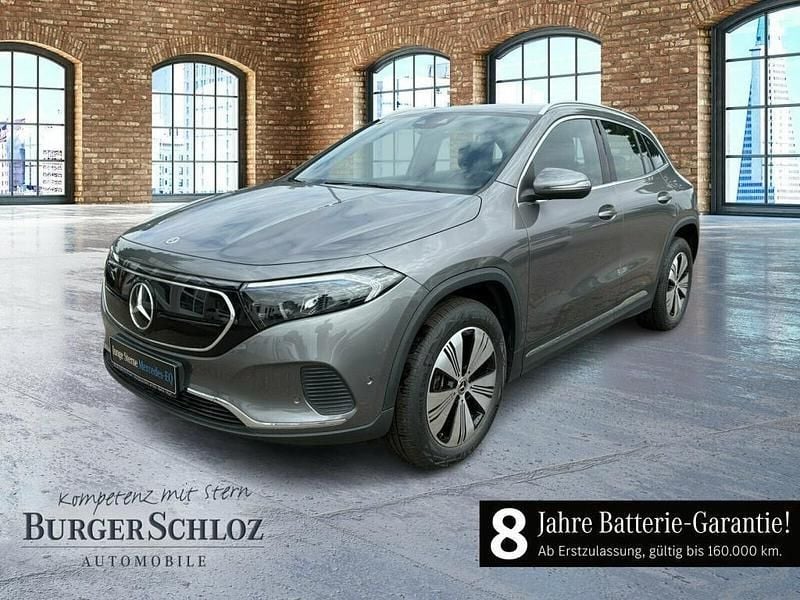 Gebraucht Mercedes EQA250 Progressive 139 kW (190 PS) 2023 Metalliclack mountaingrau SUV