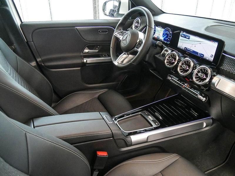 Gebraucht Mercedes EQB300 Progressive 167 kW (228 PS) 2024 Polarweiß SUV