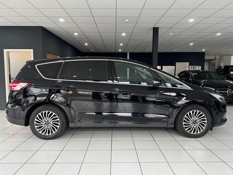 Gebraucht Ford S-MAX Titanium 190 PS (139 kW) 2018 Iridiumschwarz metallic Van / Kleinbus