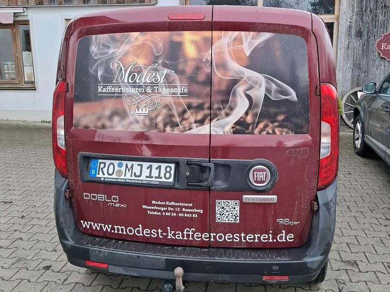 Gebraucht Fiat Doblò 105 PS (77 kW) 2015 Rot Van / Kleinbus