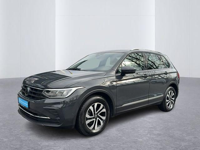 Gebraucht VW Tiguan Active 150 PS (110 kW) 2022 Uranograu SUV
