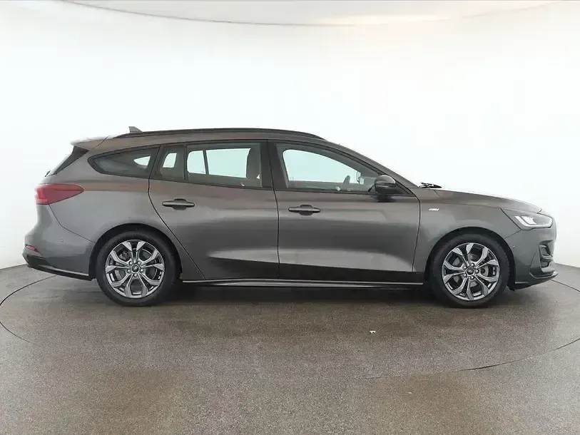 Gebraucht Ford Focus ST-Line 116 PS (85 kW) 2024 Grau Kombi