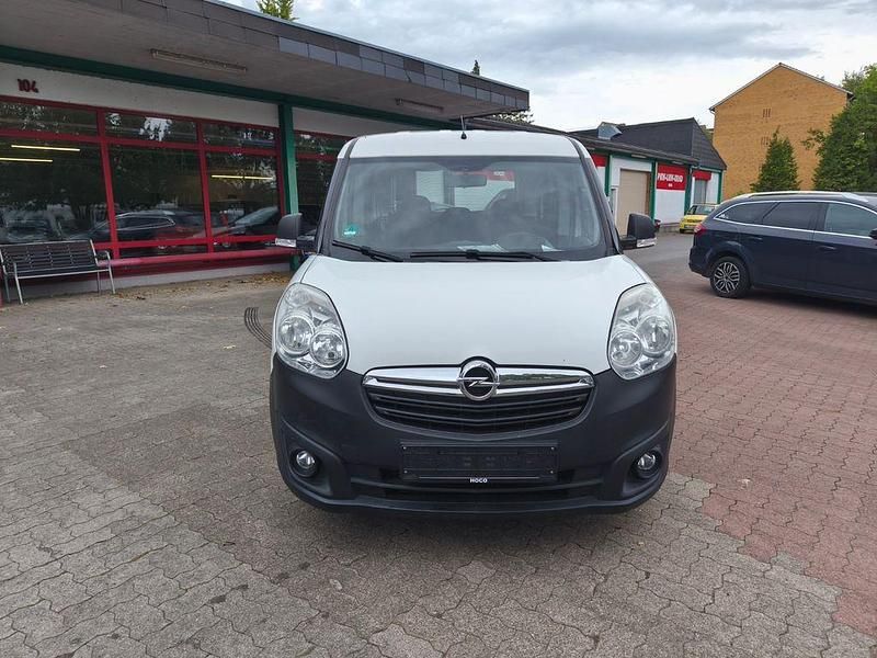Weiß Gebraucht 2014 Opel Combo Selection Van / Kleinbus | 3.999 € (Fairer Preis) - Bild 1/4
