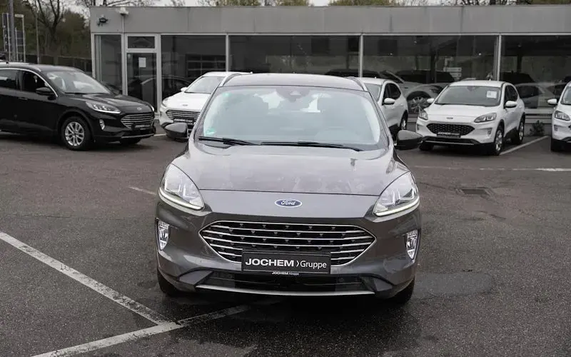 Gebraucht Ford Kuga Titanium 224 PS (164 kW) 2022 Grau SUV