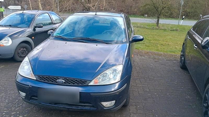 Usata Ford Focus 100 CV (73 kW) 2004 Blu Berlina