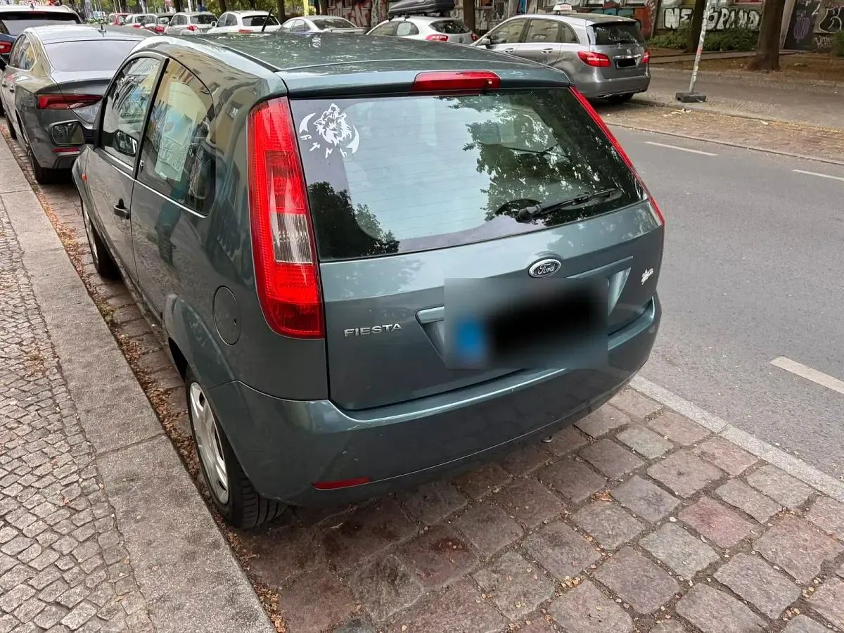 Gebraucht Ford Fiesta Ghia 102 PS (75 kW) 2003 Grün Kleinwagen