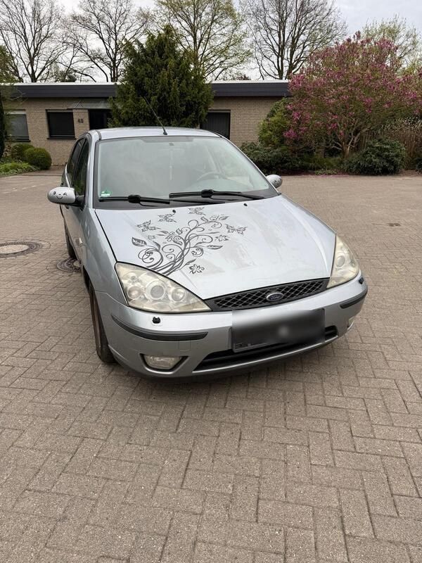 Silber Gebraucht 2004 Ford Focus Kleinwagen | 250 € (Guter Preis) - Bild 1/4