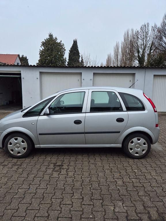 Gebraucht Opel Meriva Cosmo 101 PS (74 kW) 2004 Silber Van / Kleinbus