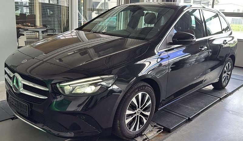 Schwarz Gebraucht 2021 Mercedes B200 Progressive Van / Kleinbus | 23.490 € (Fairer Preis) - Bild 1/4
