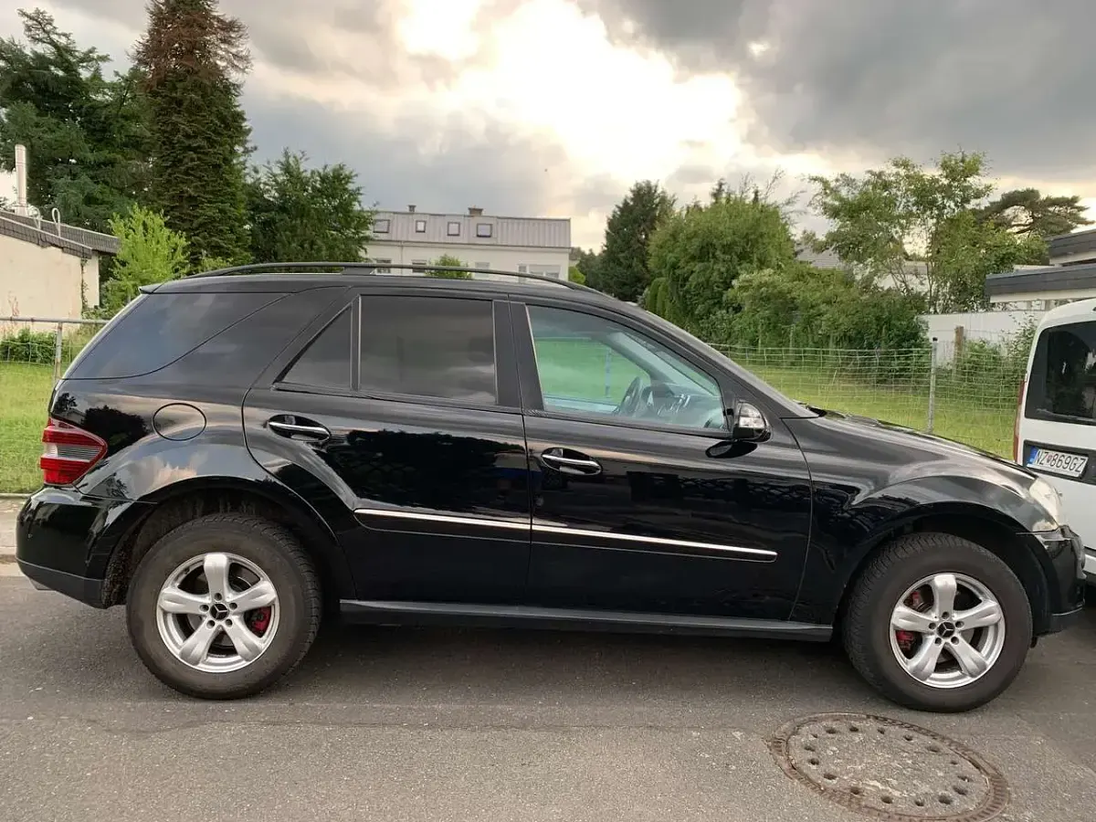 Gebraucht Mercedes ML280 190 PS (139 kW) 2008 Schwarz SUV
