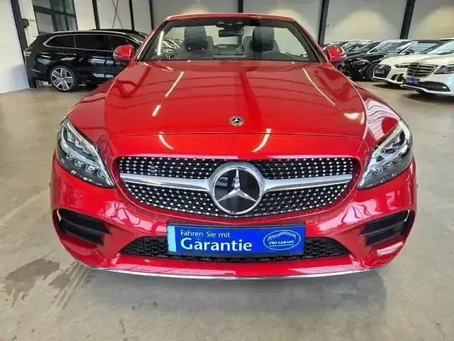 Gebraucht Mercedes C180 AMG 156 PS (114 kW) 2021 Hyazinthrot met. Cabrio