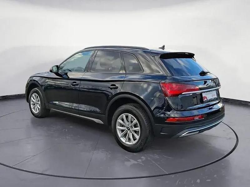 Używany Audi Q5 Basis 204 KM (150 kW) 2023 Czarny SUV