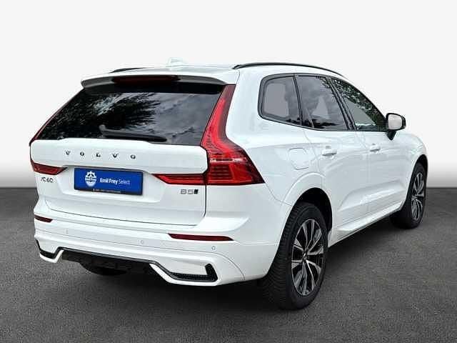 Używany Volvo XC60 Plus 250 KM (183 kW) 2024 Biały SUV