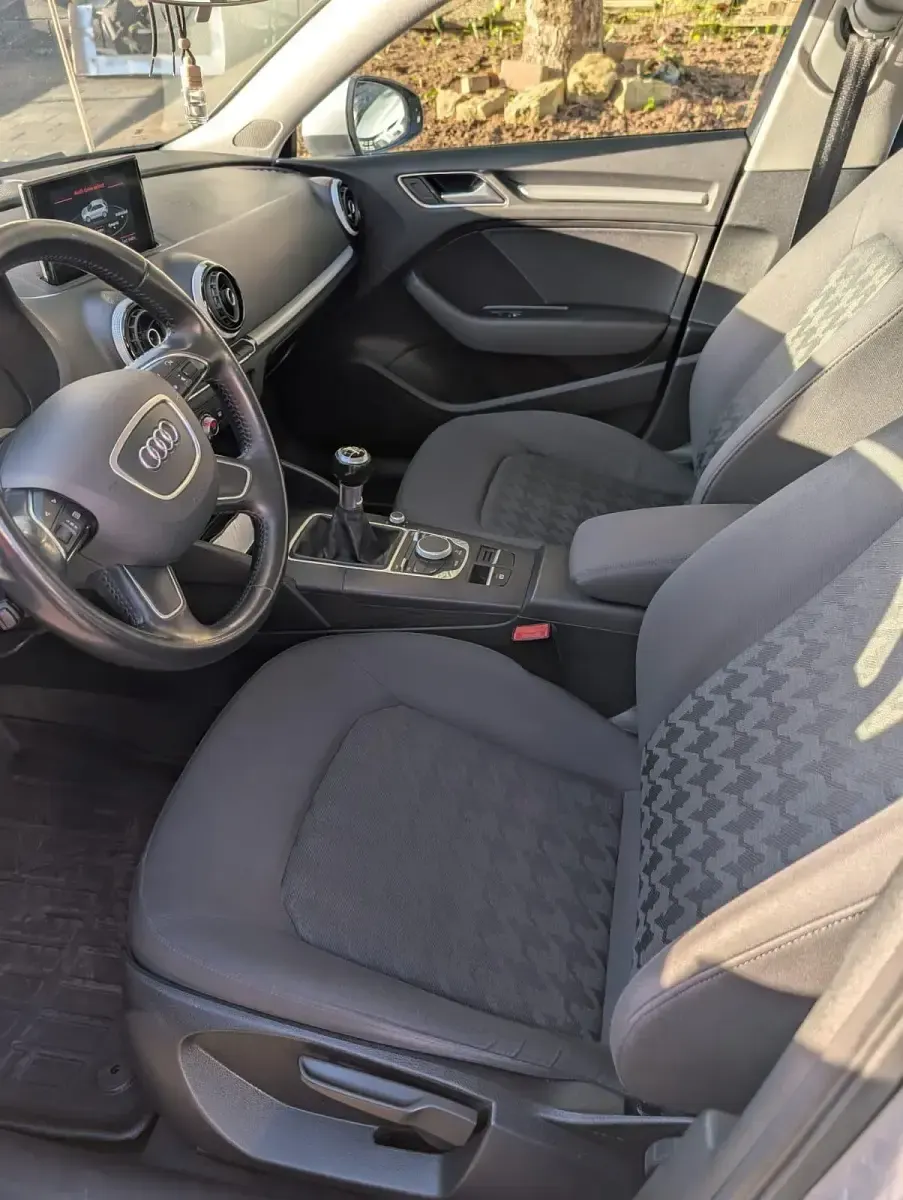 Gebraucht Audi A3 110 PS (80 kW) 2015 Silber Kleinwagen