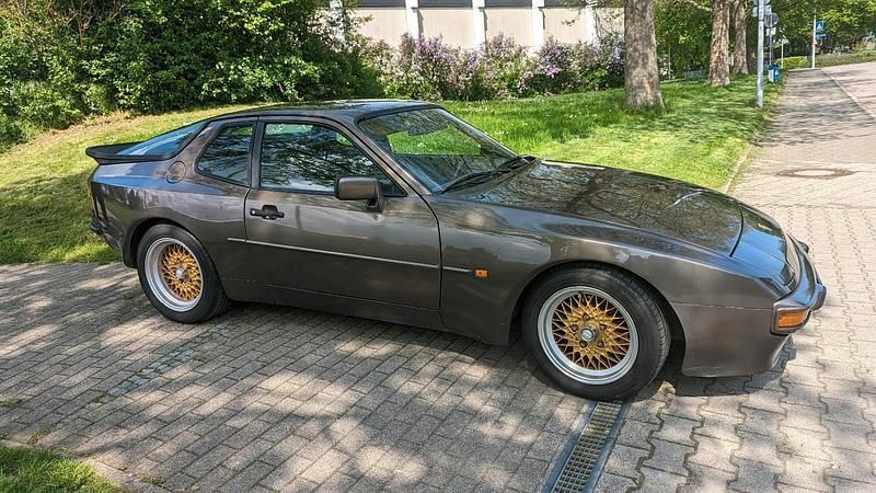 Braun Gebraucht 1984 Porsche 944 Coupé | 24.950 € - Bild 1/4