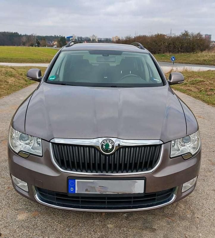 Gebraucht 2011 Skoda Superb Family Kombi | 3.700 € (Guter Preis) - Bild 1/4
