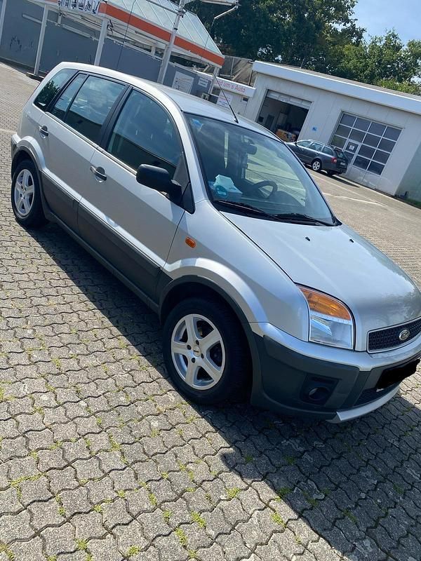 Grau Gebraucht 2008 Ford Fusion Kombi | 3.500 € (Etwas zu teuer) - Bild 1/4