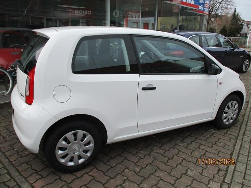 Gebraucht Skoda Citigo Active 60 PS (44 kW) 2018 Candyweiss Kleinwagen