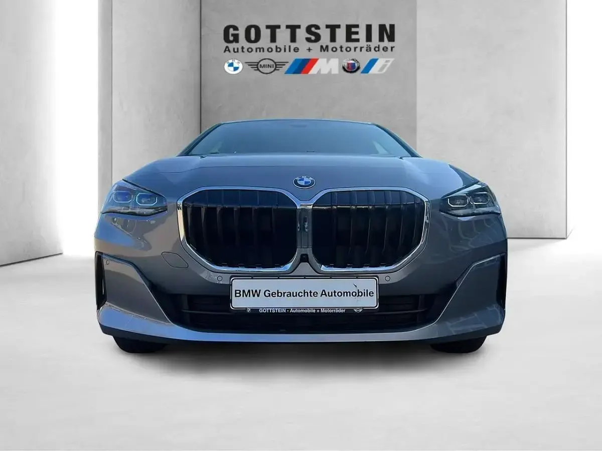 Gebraucht BMW 218 Active Tourer 150 PS (110 kW) 2023 Silber Van / Kleinbus
