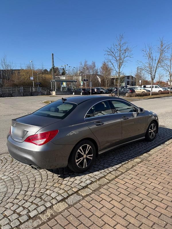Gebraucht Mercedes CLA200 156 PS (114 kW) 2013 Grau Limousine