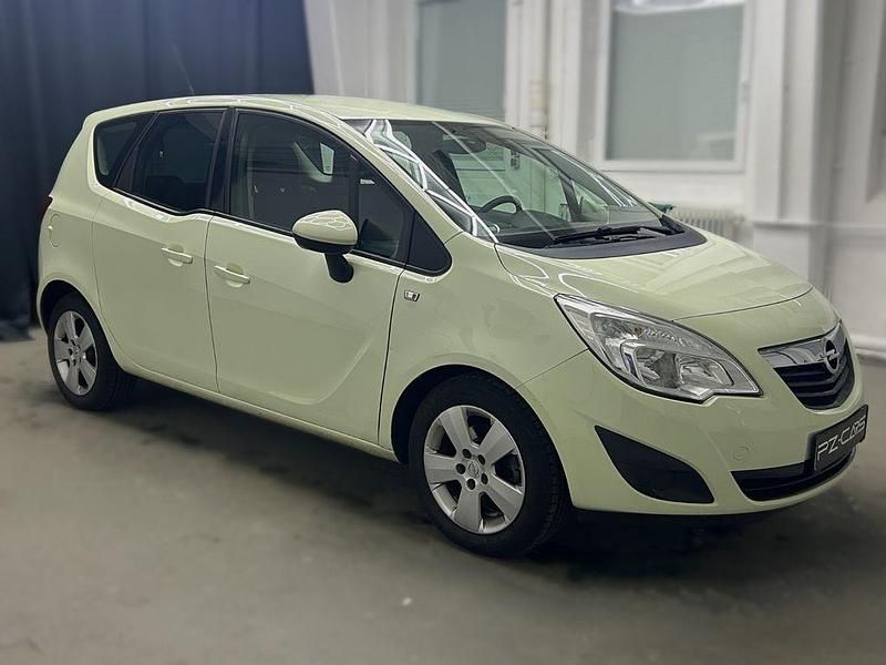Gebraucht Opel Meriva 120 PS (88 kW) 2012 Weiß Van / Kleinbus