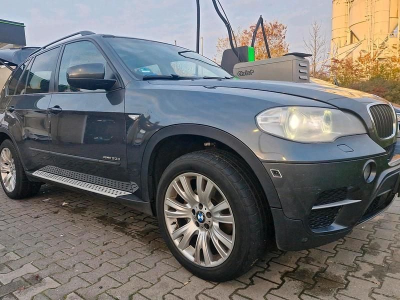 Schwarz Gebraucht 2011 BMW X5 SUV | 10.850 € (Superpreis) - Bild 1/4
