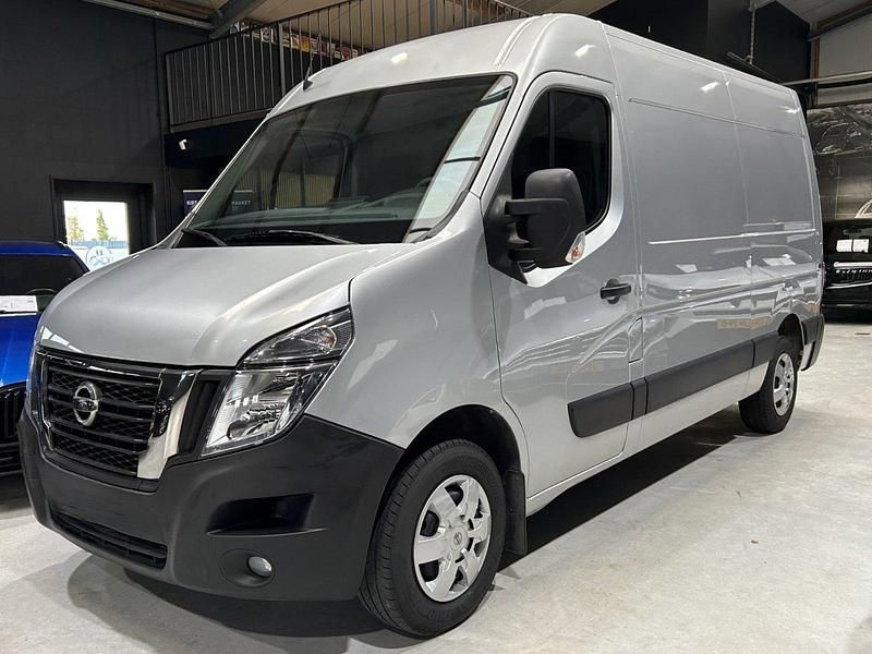 Gebraucht Nissan Interstar 136 PS (100 kW) 2023 Grau Van