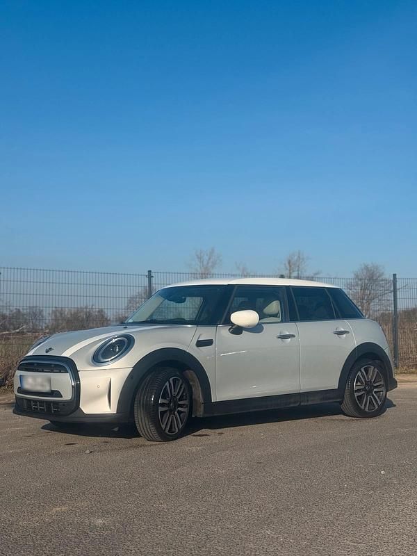 Używany Mini Cooper 136 KM (100 kW) 2021 Srebrny Hatchback