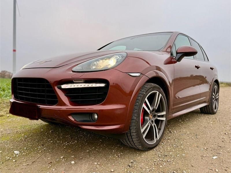 Braun Gebraucht 2013 Porsche Cayenne GTS SUV | 27.700 € (Fairer Preis) - Bild 1/4