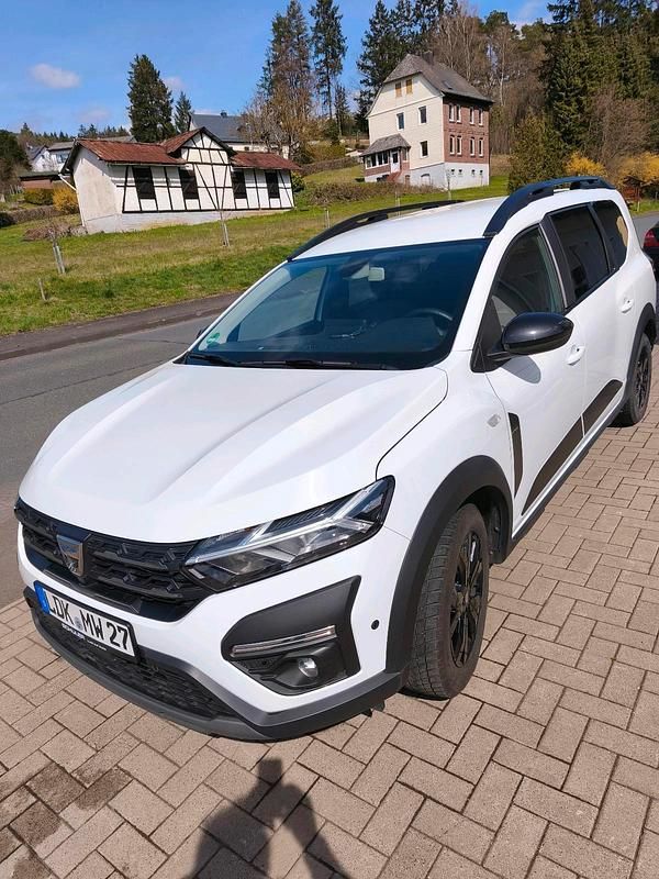 Gebraucht Dacia Jogger 110 PS (80 kW) 2022 Weiß Van / Kleinbus