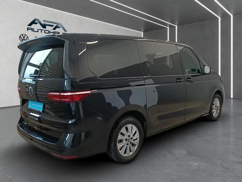 Second-hand VW Multivan Life 150 CP (110 kW) 2025 Monovolum