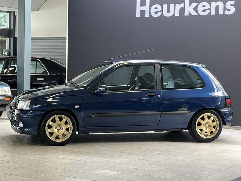 Second-hand Renault Clio 147 CP (108 kW) 1994 Albastru Hatchback