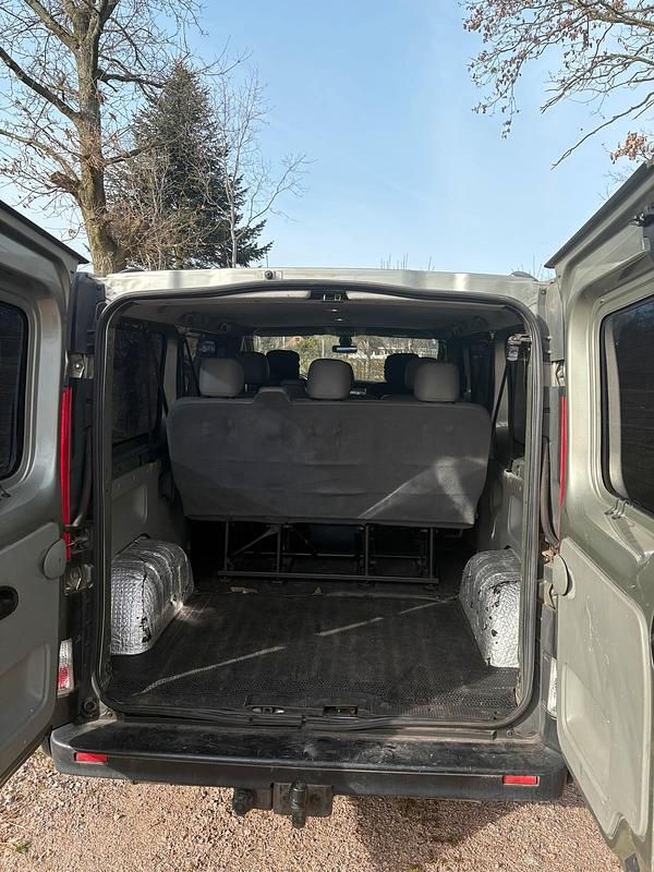 Second-hand Renault Trafic 145 CP (106 kW) 2008 Monovolum