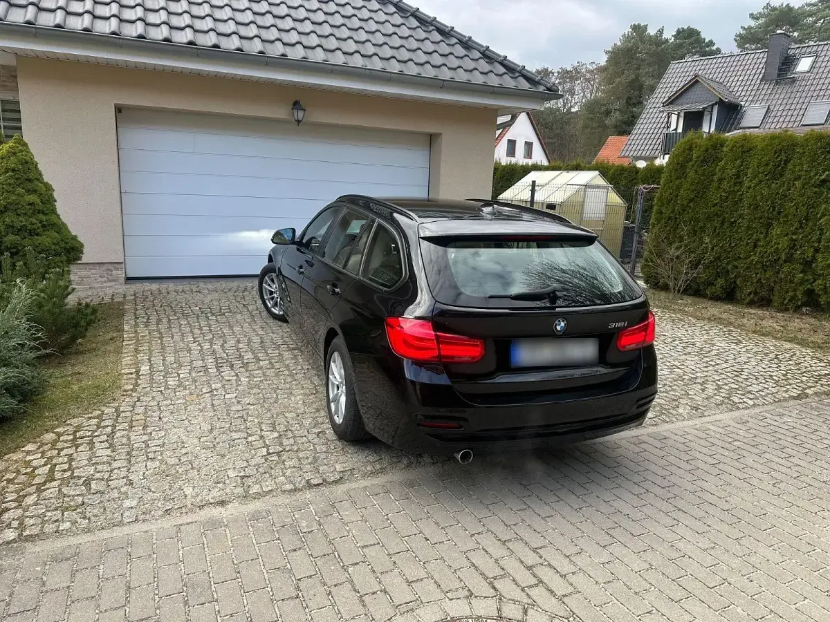 Gebraucht BMW 318 136 PS (100 kW) 2020 Schwarz Kombi