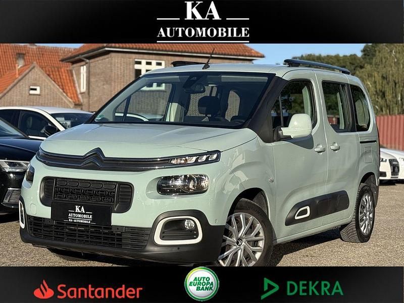 Grün Gebraucht 2019 Citroën Berlingo Feel Van / Kleinbus | 17.999 € (Etwas zu teuer) - Bild 1/4