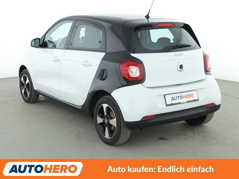 Gebraucht Smart ForFour Passion 90 PS (66 kW) 2019 Weiß Kleinwagen